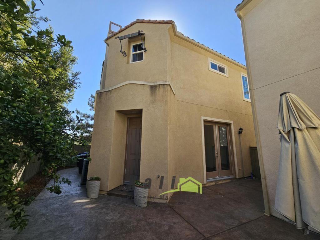 1518 Caminito Sicilia - Photo 2 of 23