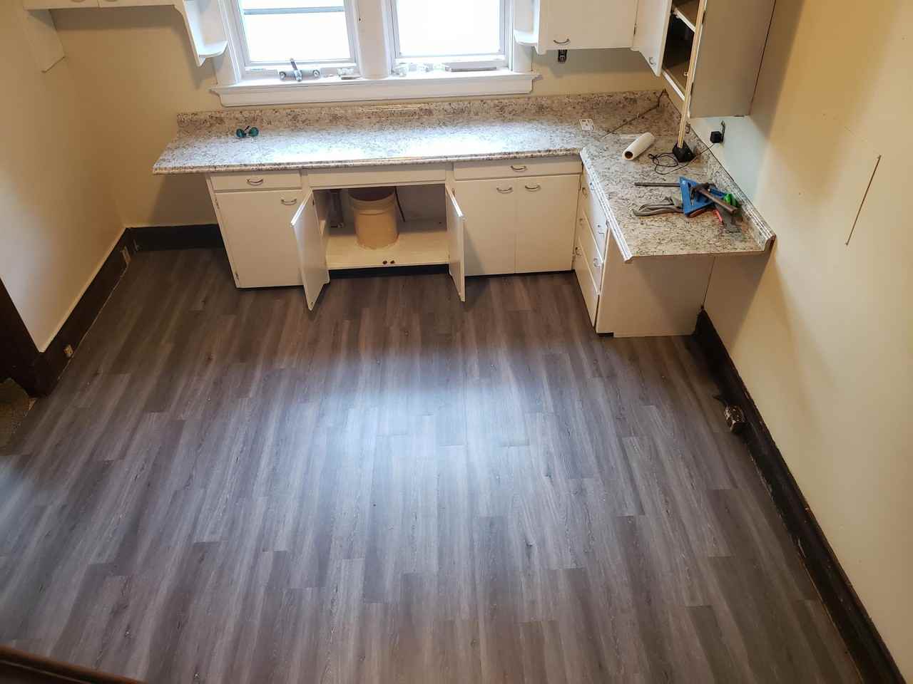 912 Ontario Ave - Photo 3 of 10