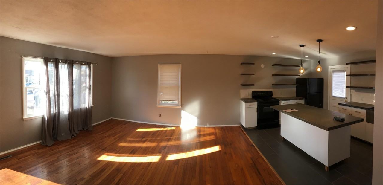 1418 W 22nd Ter - Photo 2 of 10