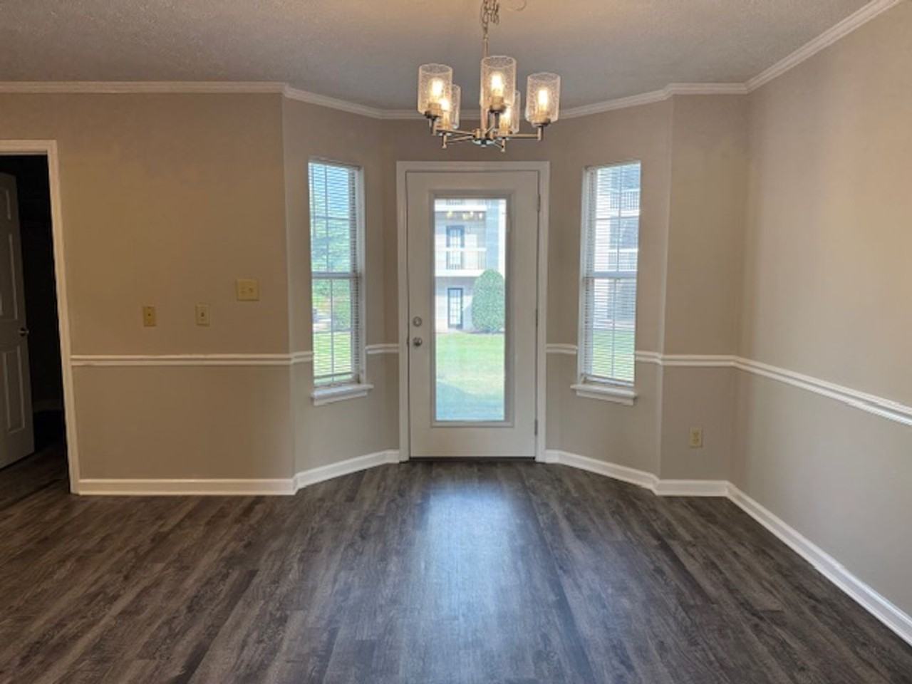 1305 Sun Way #D - Photo 3 of 6