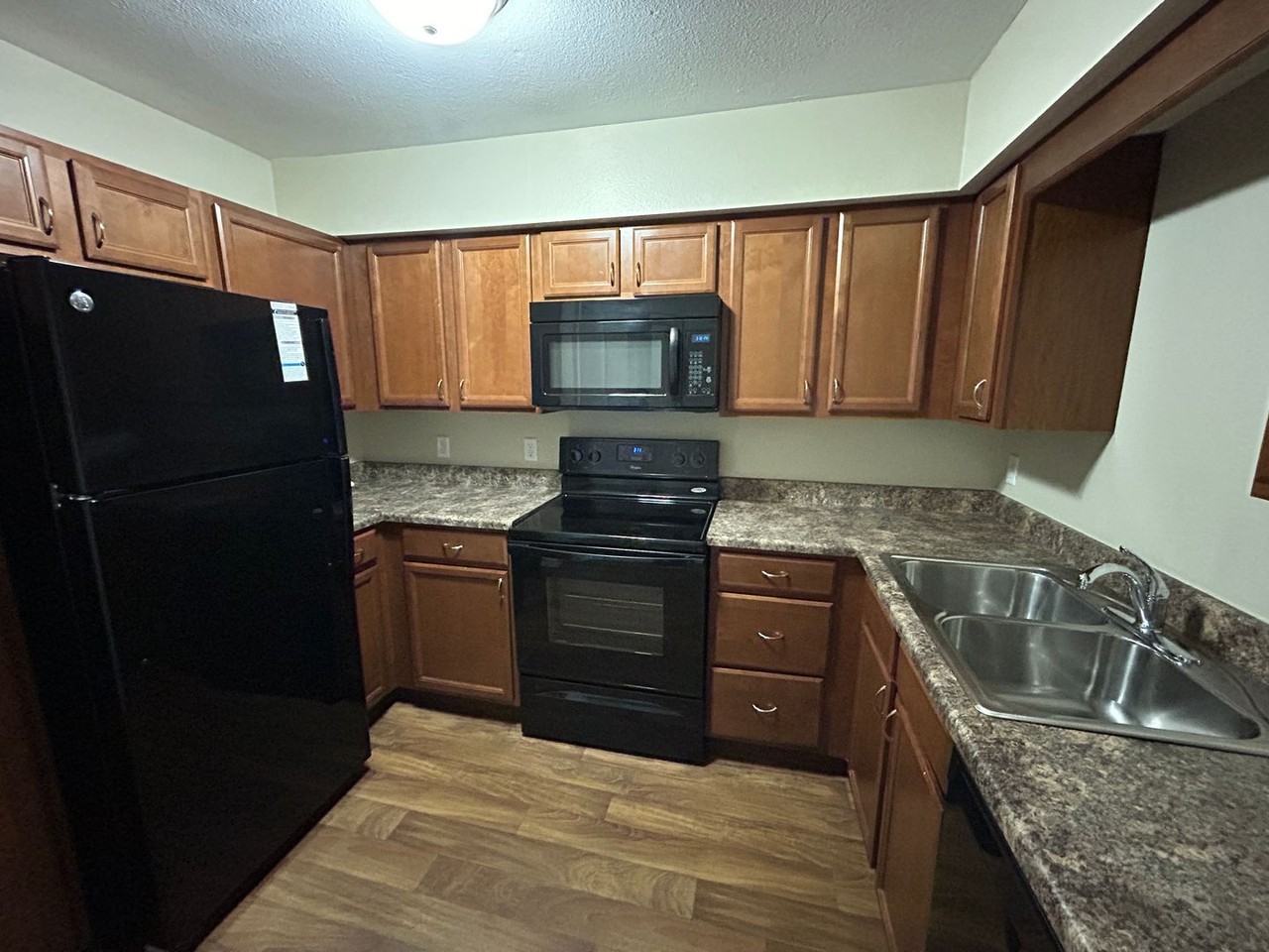 Highpointe Apartments - Photo 3 of 40