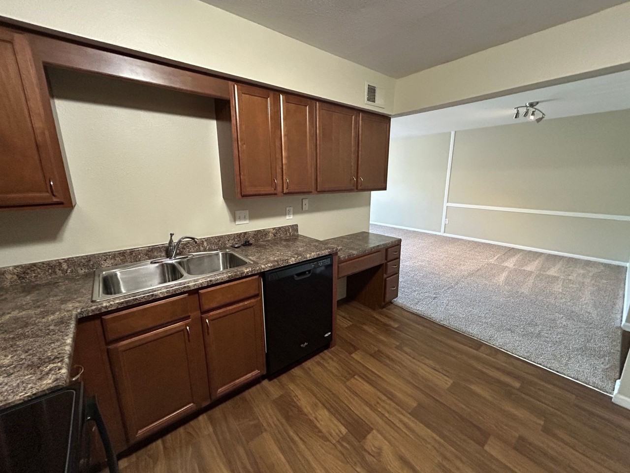 Highpointe Apartments - Photo 6 of 40