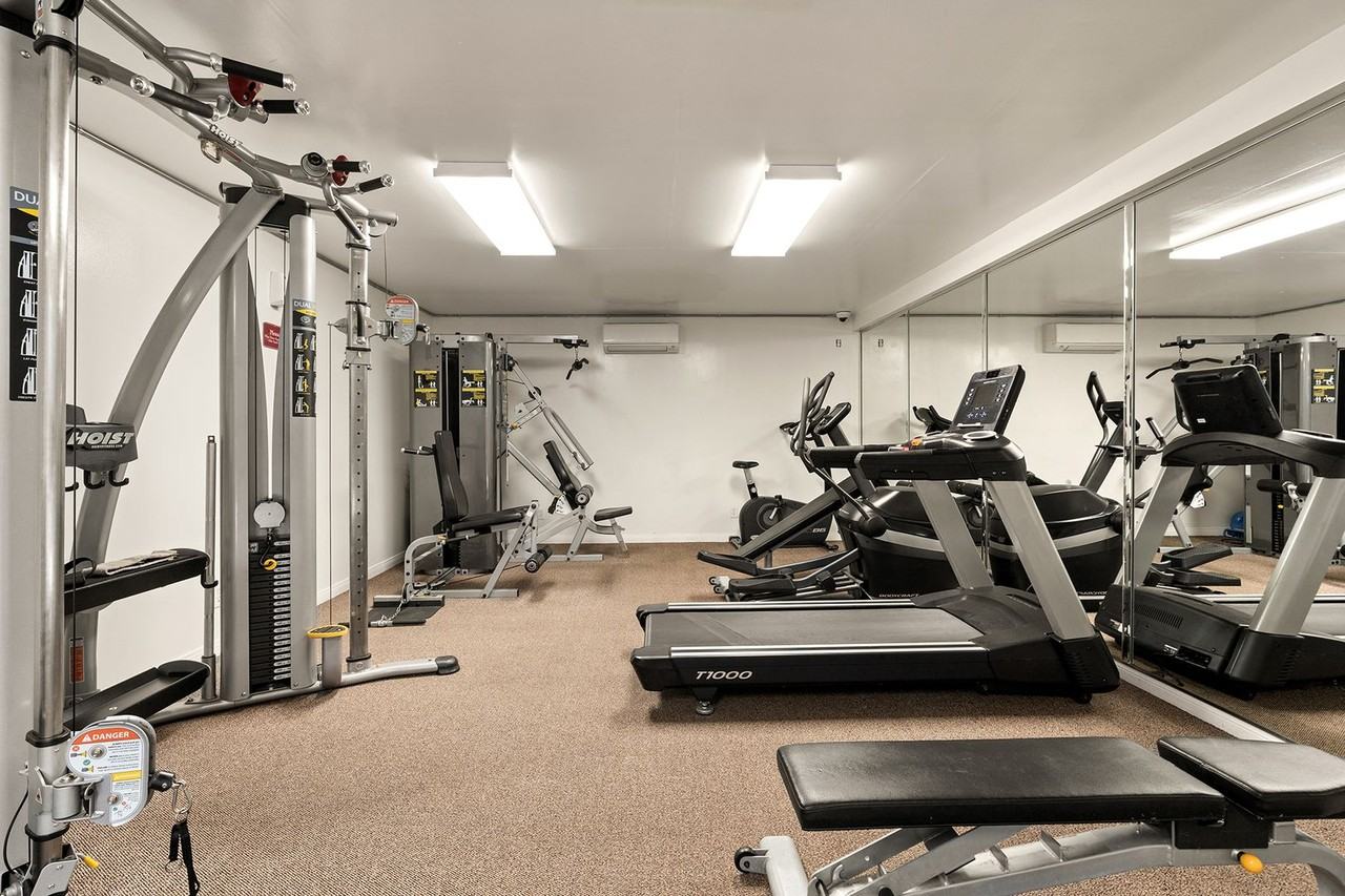 Downey Court Apartments - Photo 5 of 9