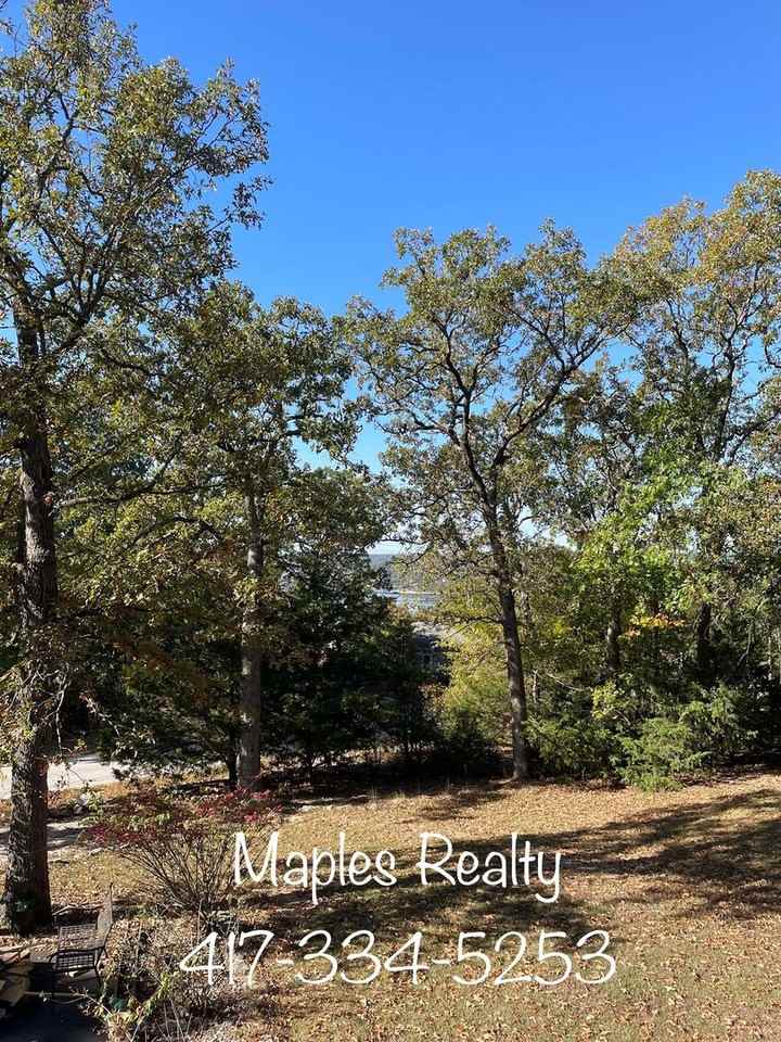 400 Crestview Dr - Photo 3 of 33