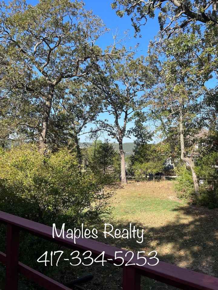 400 Crestview Dr - Photo 6 of 33