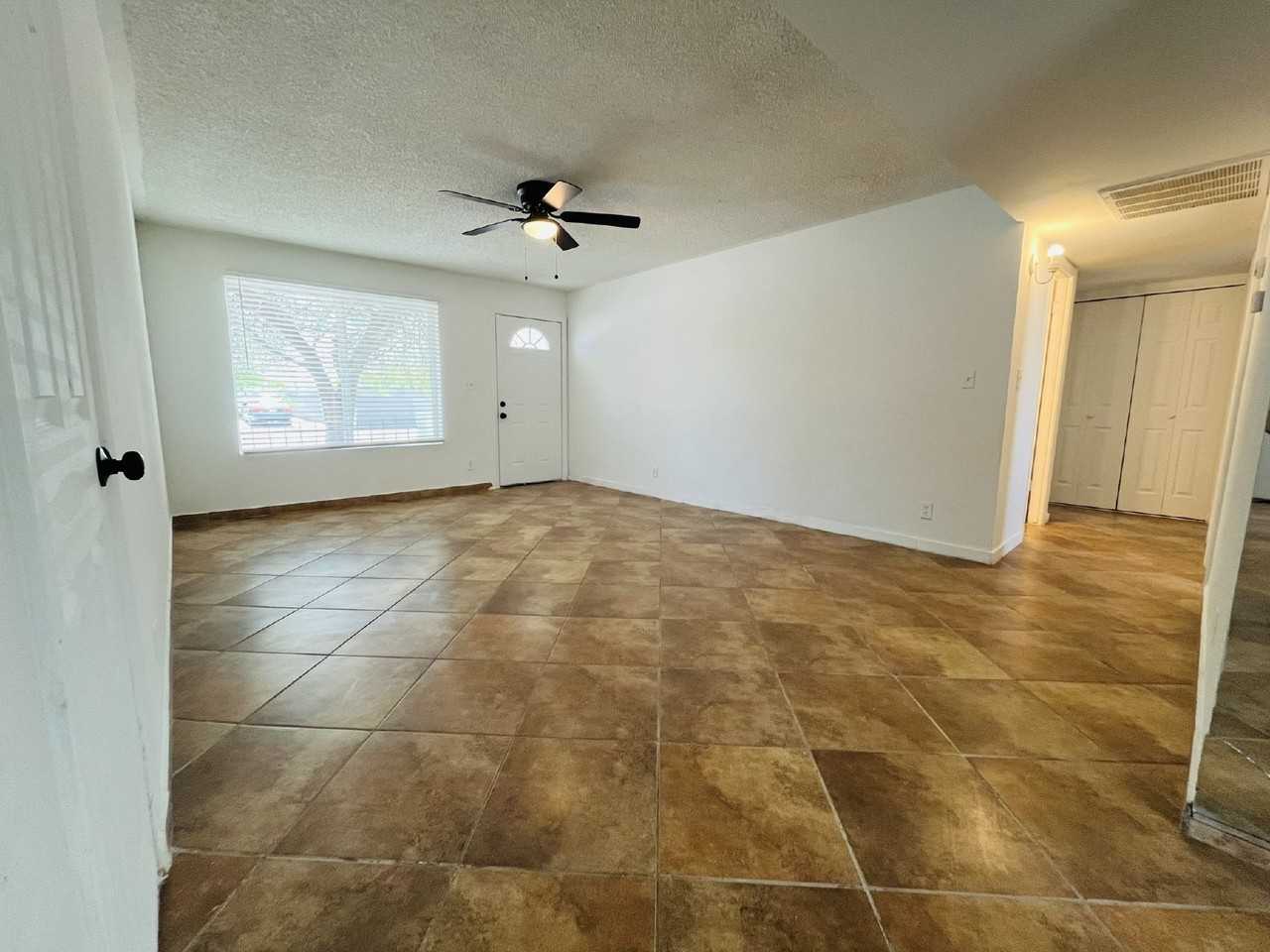 5154 W Berkeley Rd - Photo 3 of 19