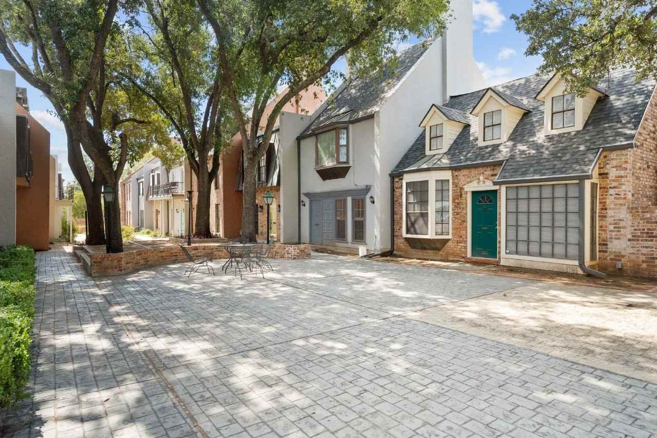 1182 Garraty Rd - Photo 2 of 25