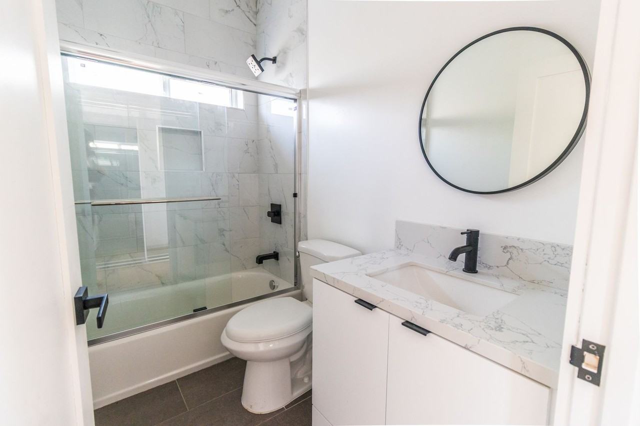 4507 W 18th St - Photo 3 of 17