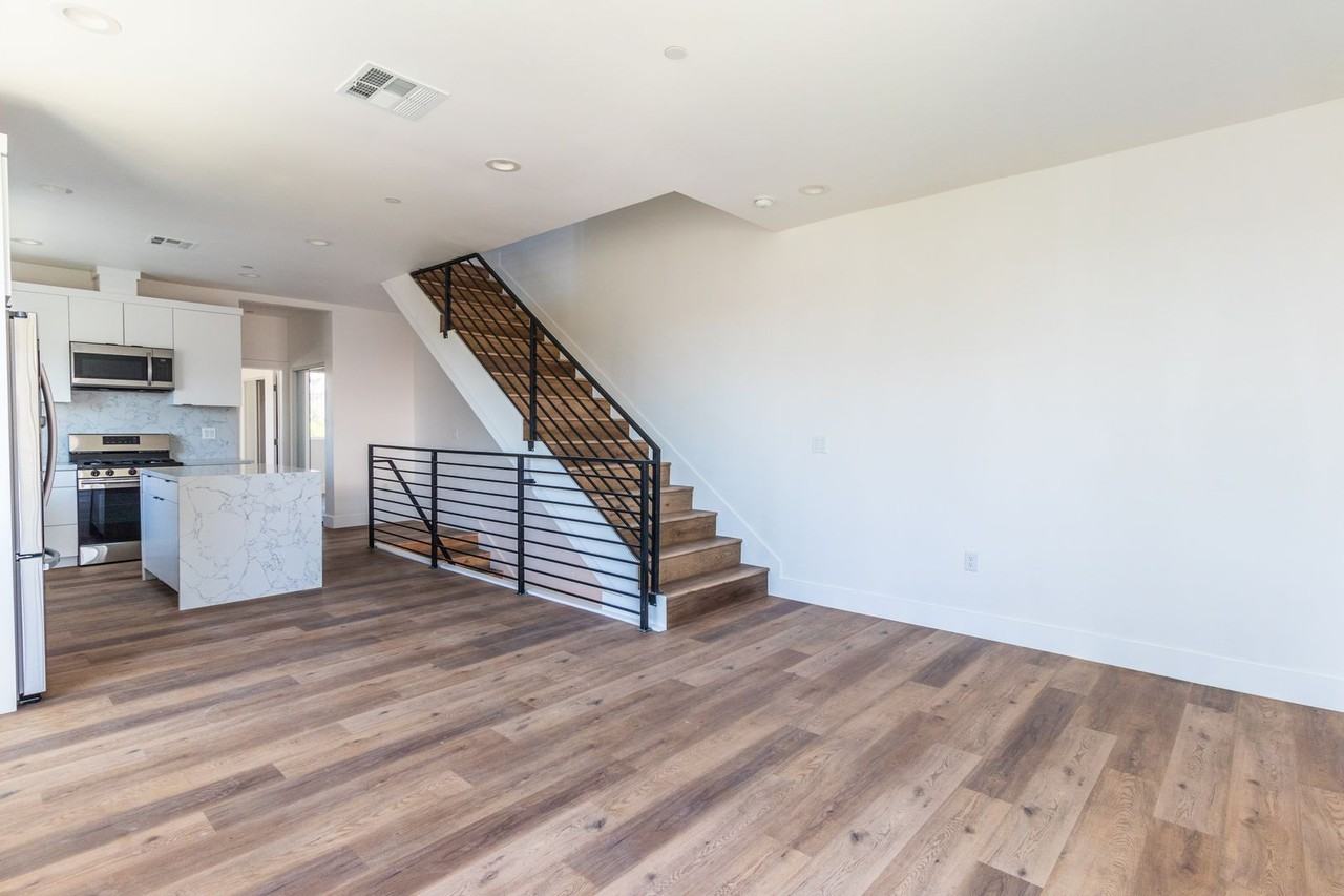 4507 W 18th St - Photo 6 of 17