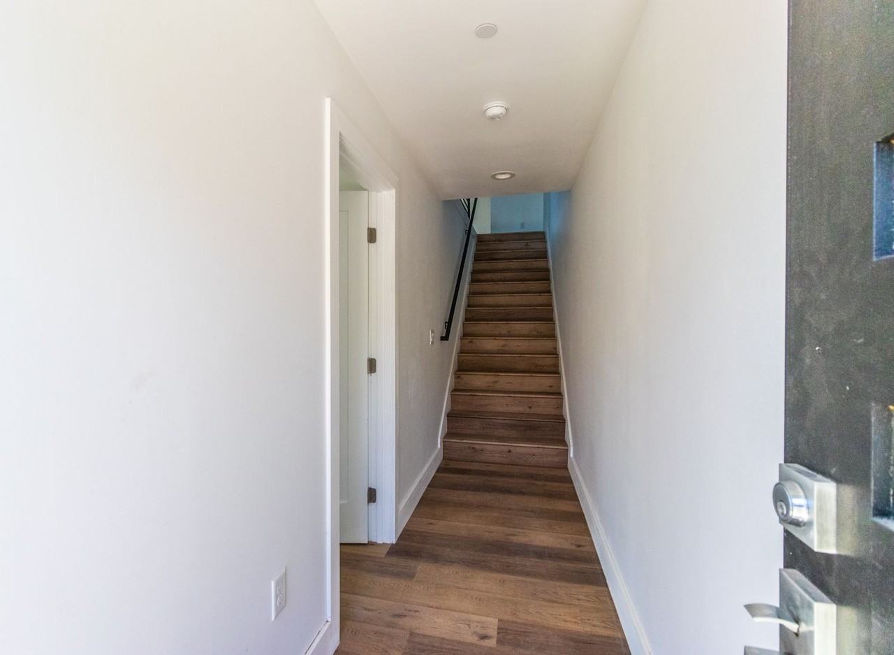 4507 W 18th St - Photo 7 of 17