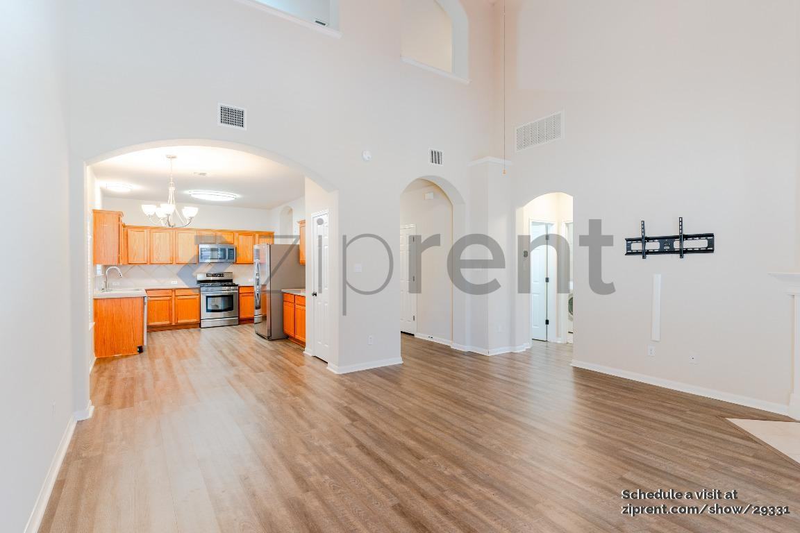 3901 Rocky Shore Ln - Photo 2 of 32