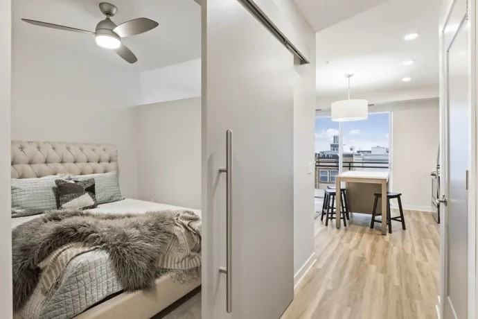 Lake & Dupont Ave S #512 - Photo 3 of 9