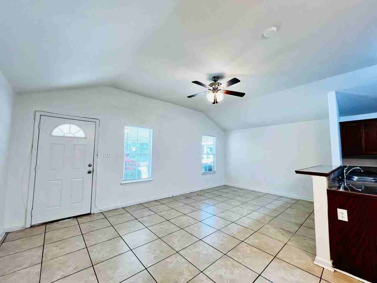 107 Trinidad Cir - Photo 4 of 14