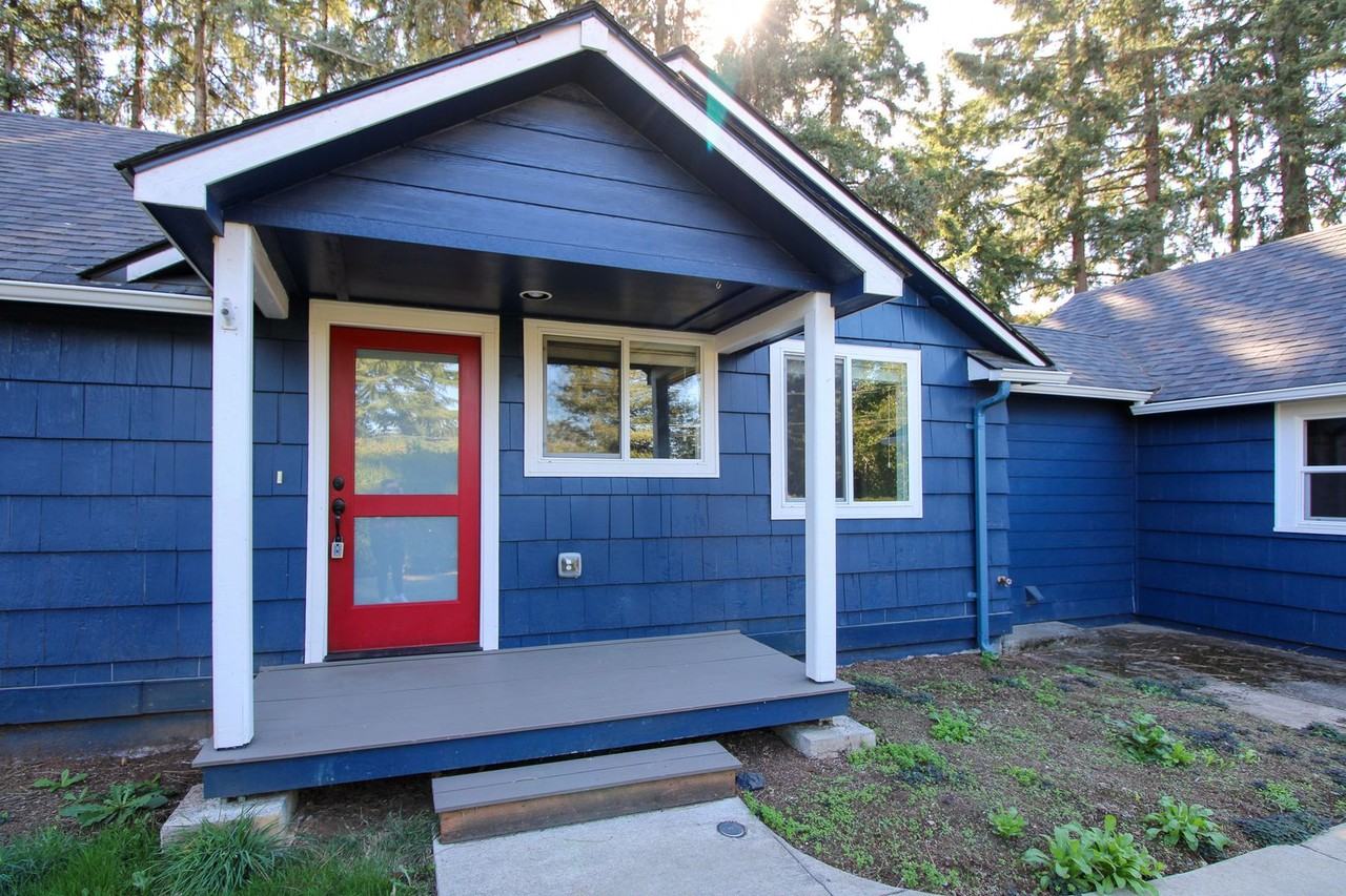 860 Boxwood Lane Southeast - Photo 2 of 25