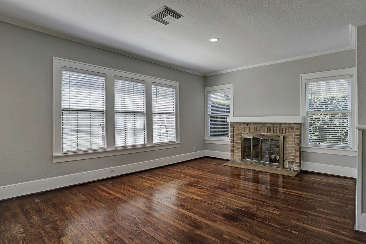 1916 W Mckinney St - Photo 3 of 10