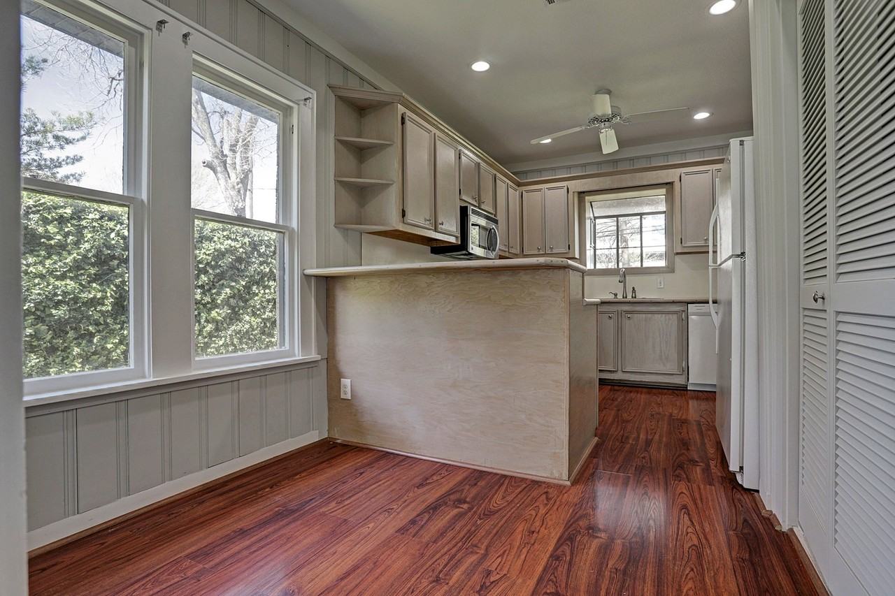 1916 W Mckinney St - Photo 5 of 10