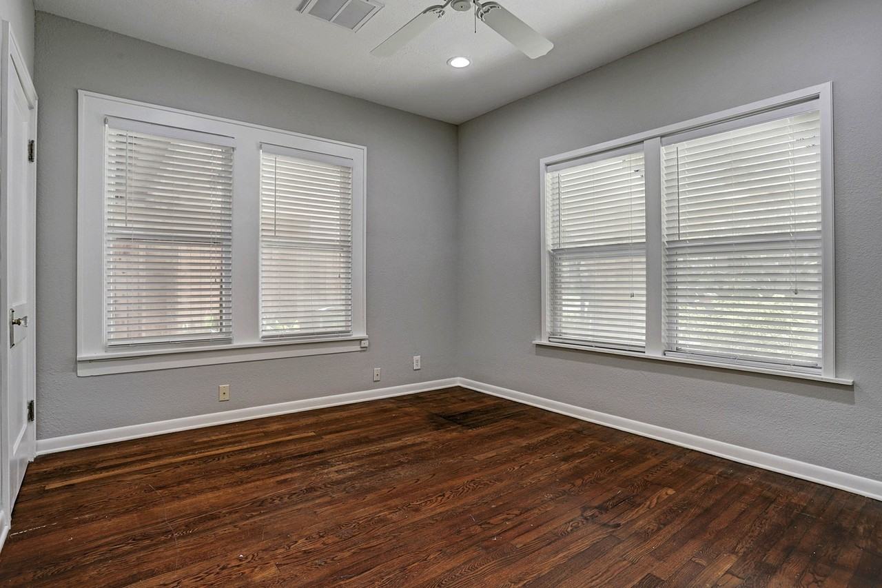 1916 W Mckinney St - Photo 6 of 10