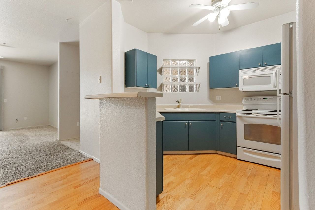 1671 W Canal Cir #212 - Photo 7 of 27