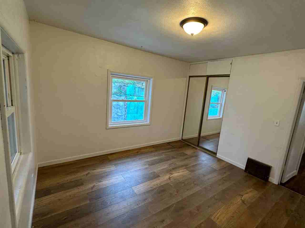 810 Sw 8th St - Photo 5 of 12