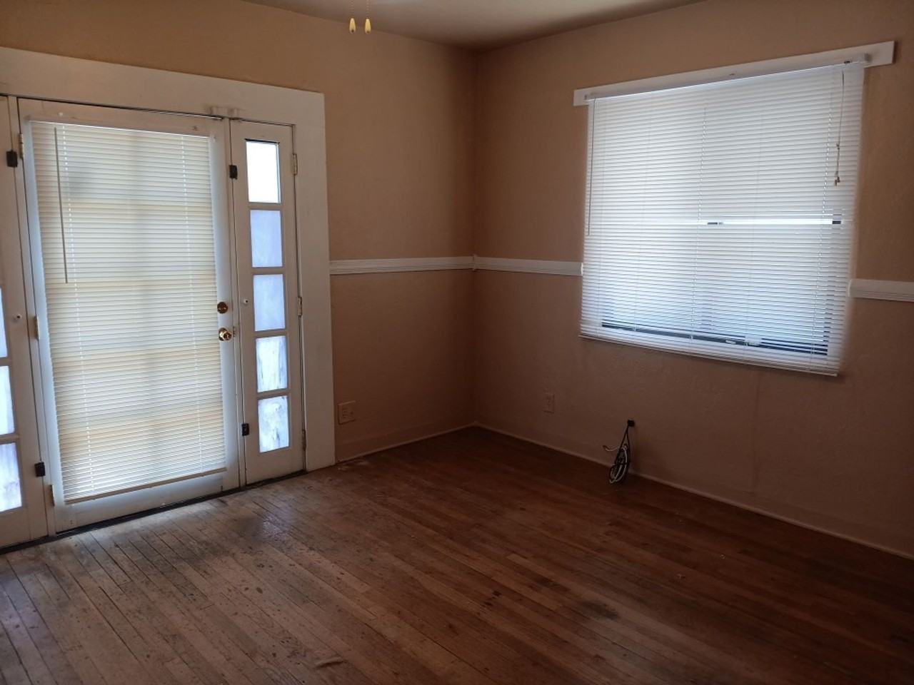 422 Carlisle Blvd Ne - Photo 7 of 9