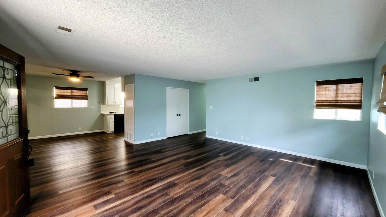 5048 Sealane Way - Photo 3 of 16