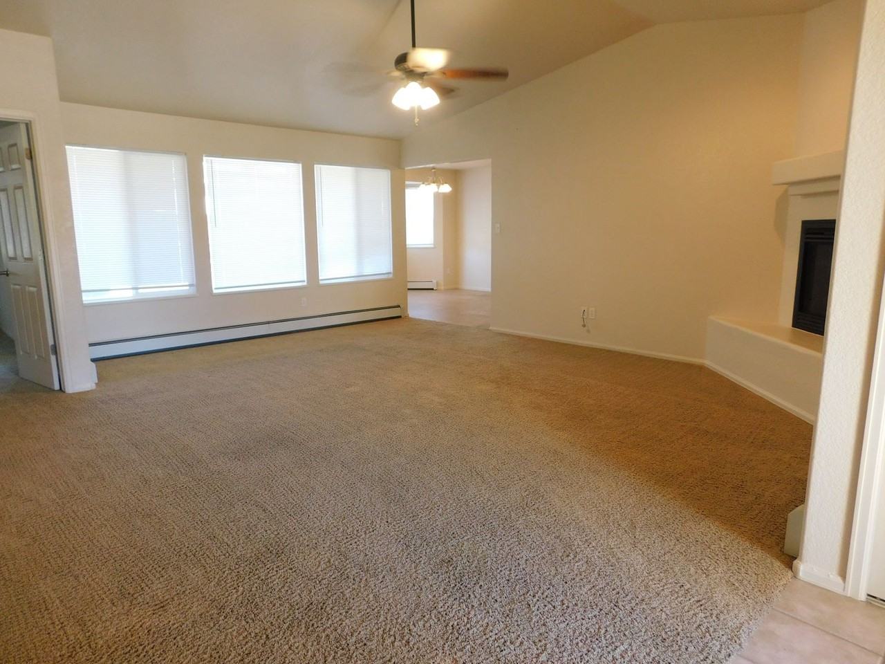 434 1/2 Jornada St - Photo 3 of 20