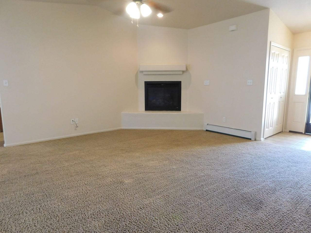 434 1/2 Jornada St - Photo 4 of 20