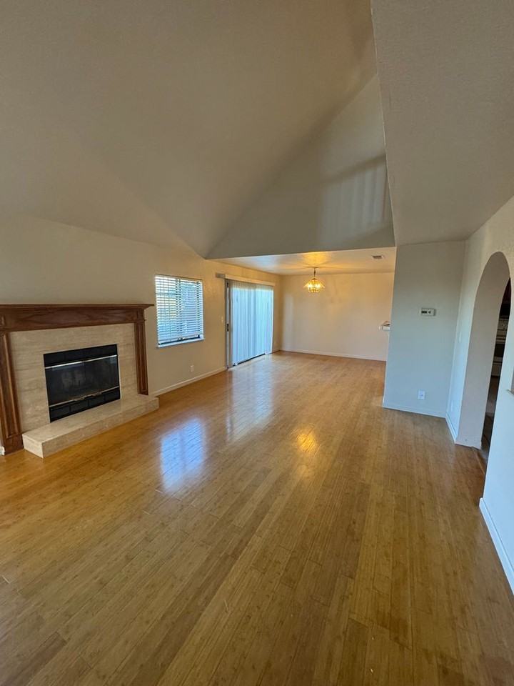 1309 Blue Oak Ct - Photo 2 of 15