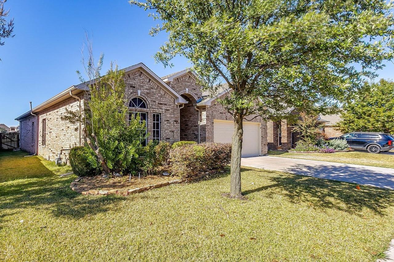 12837 Parkersburg Dr - Photo 3 of 42