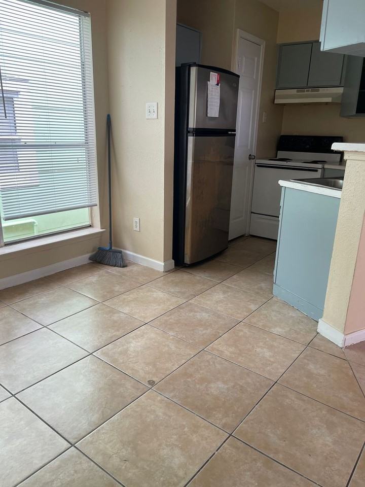 2124 ave P - Photo 3 of 6