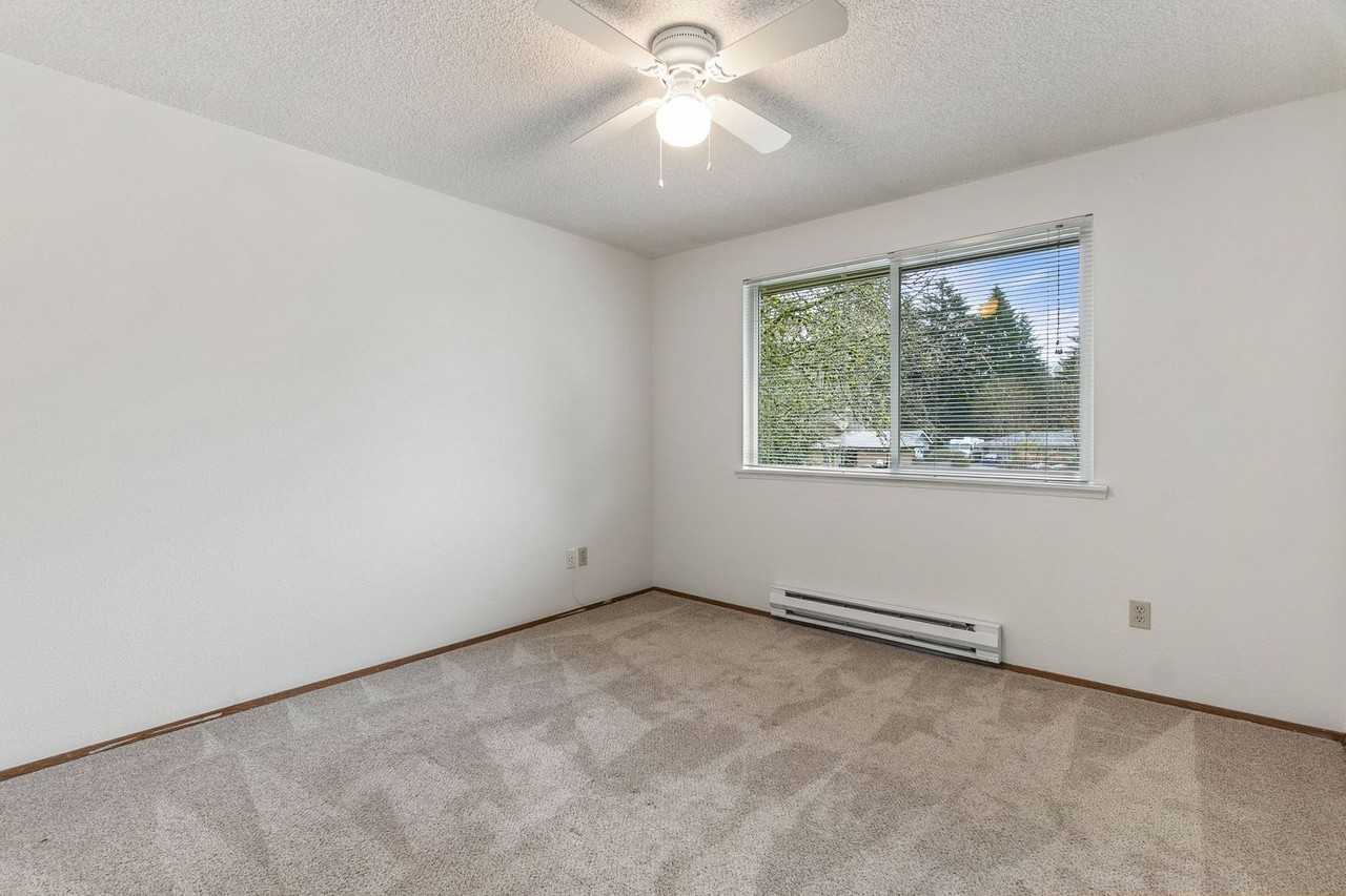 Cozy 2 Bedroom, 1 Bath Apartment in Lacey - Photo 7 of 8