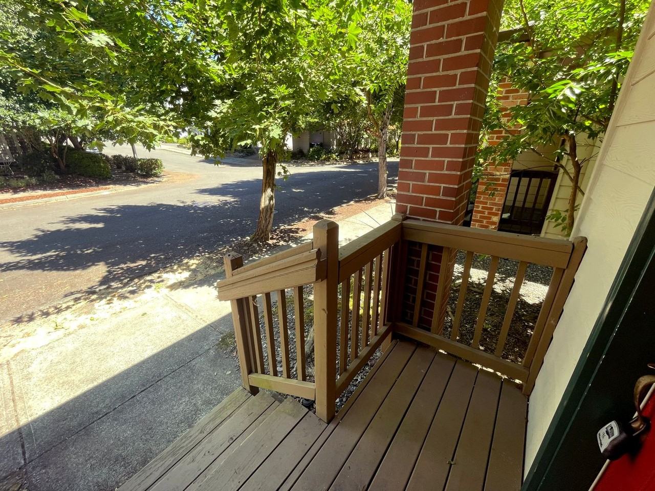 446 Ne Roth St - Photo 2 of 19