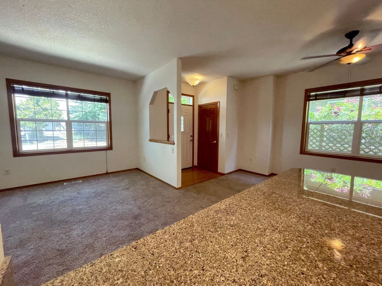 446 Ne Roth St - Photo 3 of 19