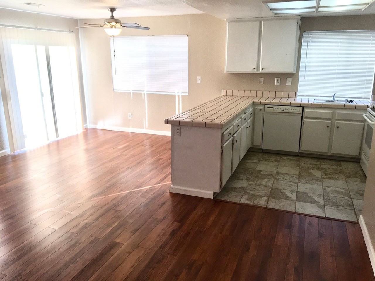 395 Cimarron Dr - Photo 5 of 24