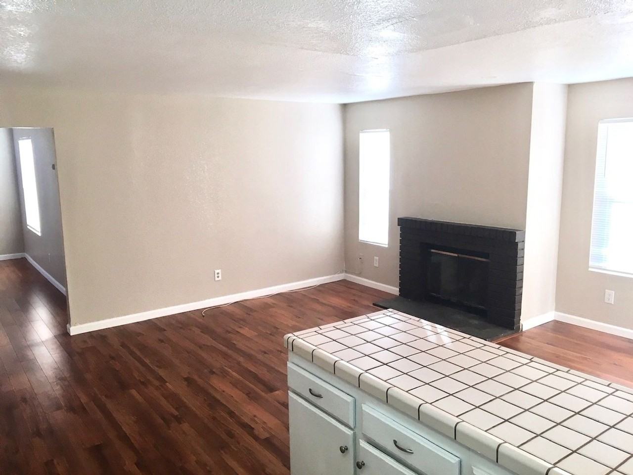 395 Cimarron Dr - Photo 7 of 24