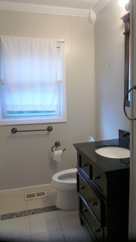 204 Sunset Dr - Photo 5 of 9