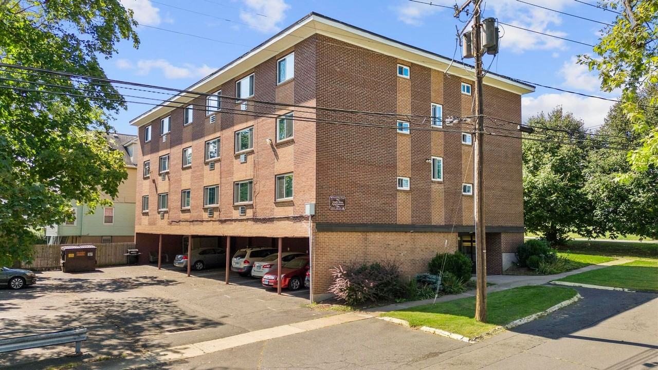 Elmwood Apartments - Photo 3 of 6