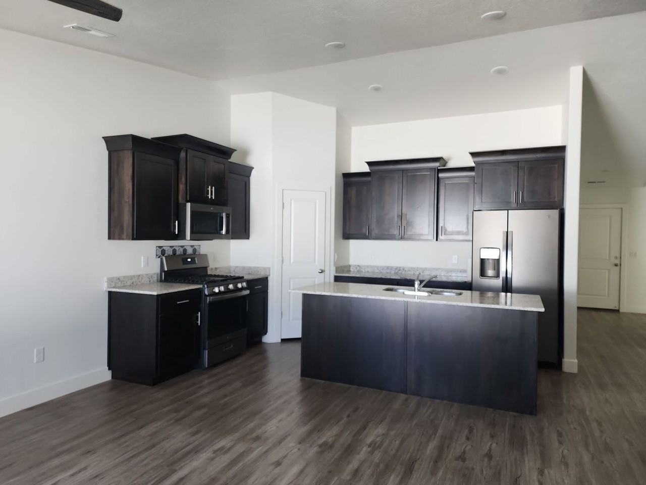 496 W 2350 N - Photo 6 of 15