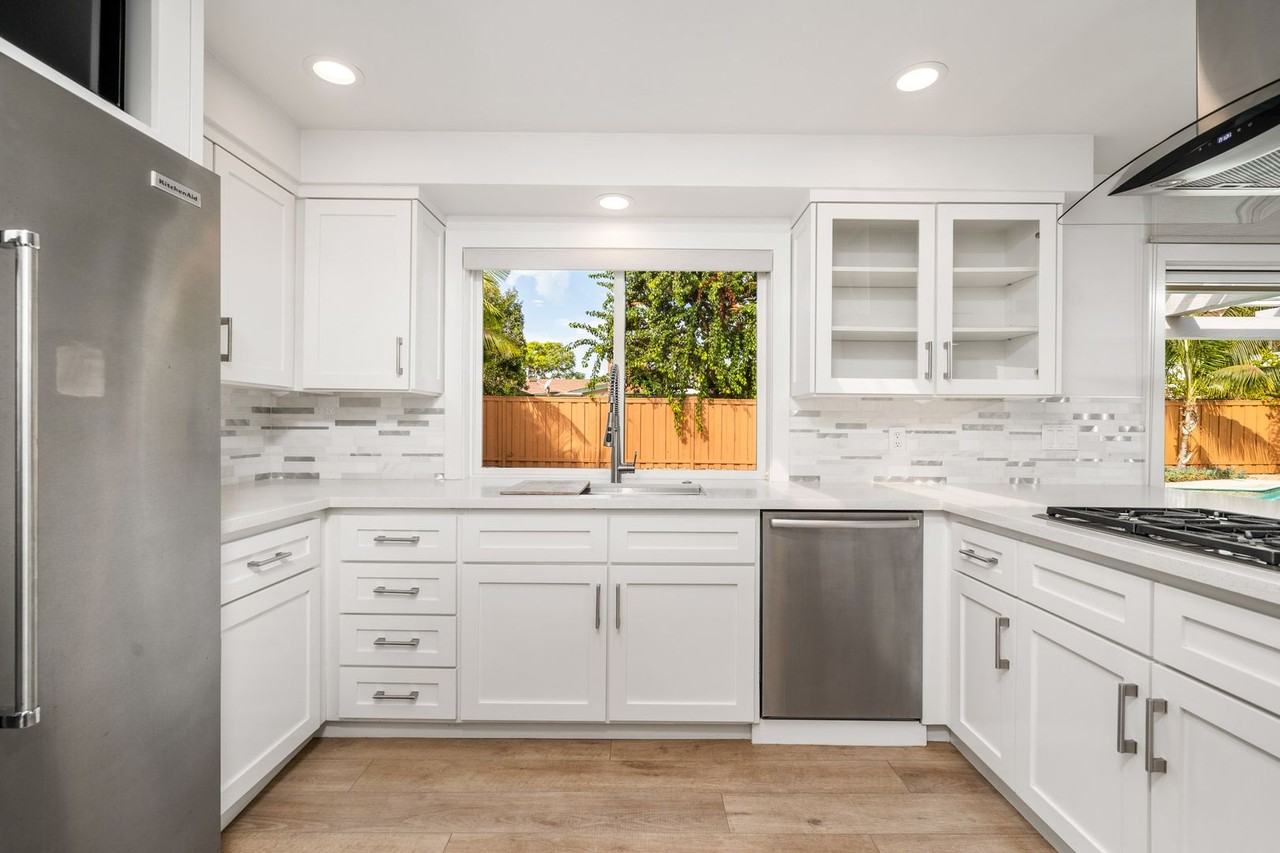 1609 Anita Ln - Photo 6 of 50