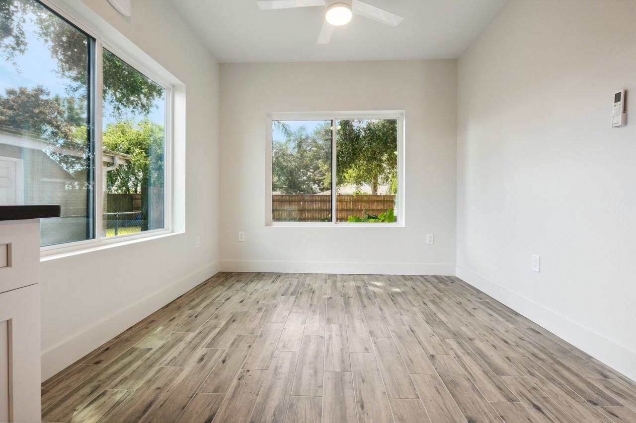 428 W Solidell St #B - Photo 5 of 17