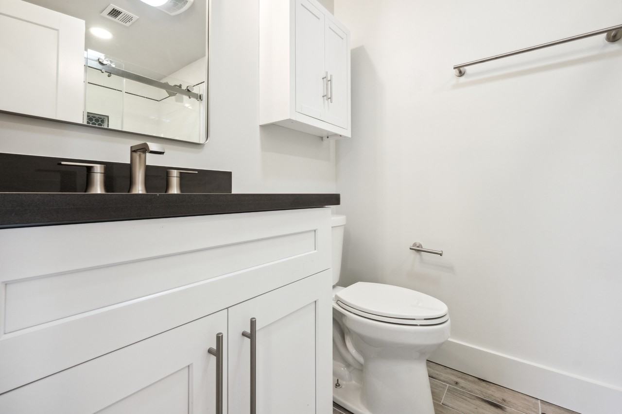 428 W Solidell St #B - Photo 6 of 17