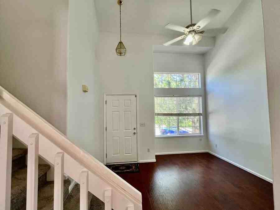 5560 S Versailles St - Photo 2 of 26