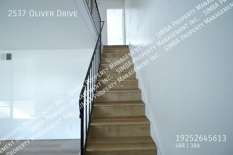 2537 Oliver Dr - Photo 3 of 17