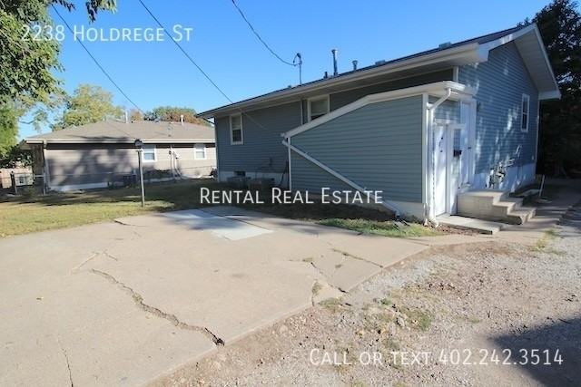 2238 Holdrege St - Photo 2 of 14