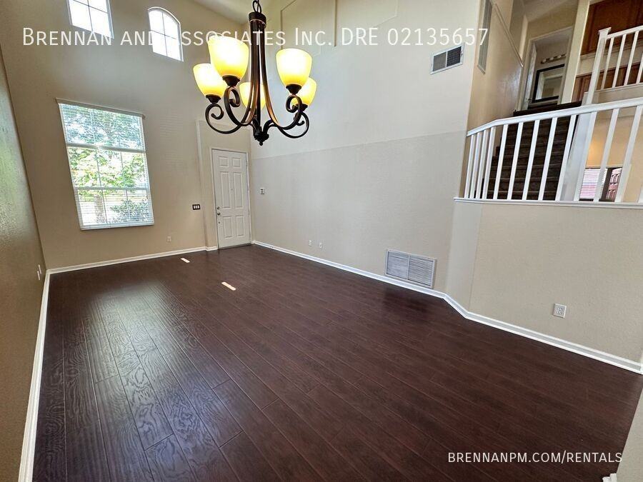 1024 Camino Del Sol - Photo 3 of 50