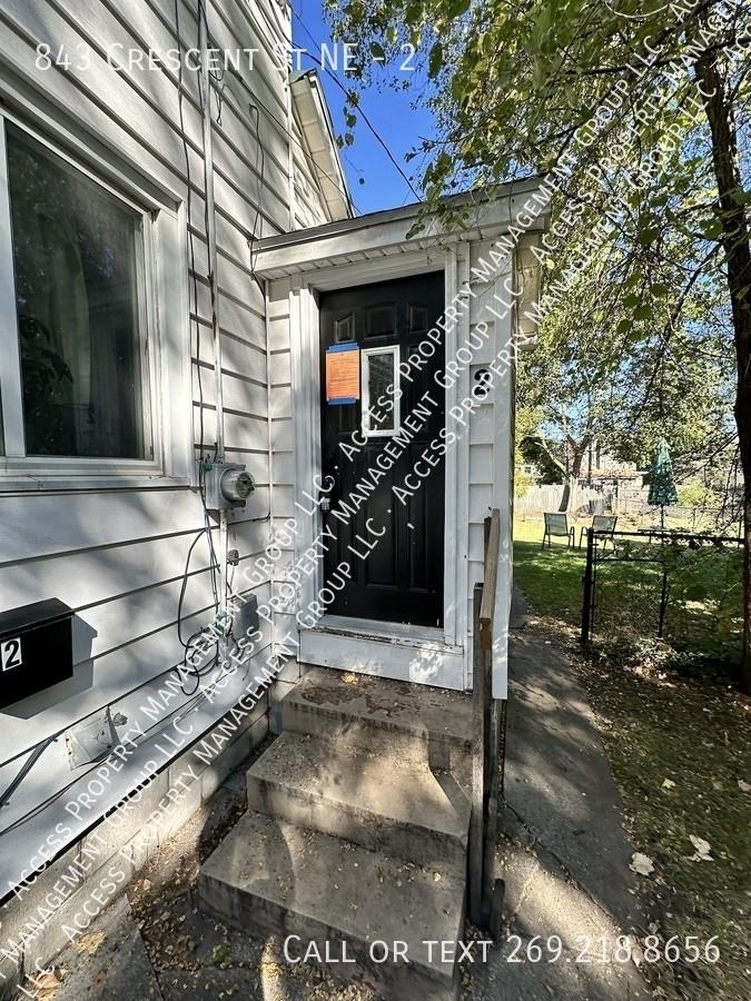 843 Crescent St Ne #2 - Photo 2 of 20