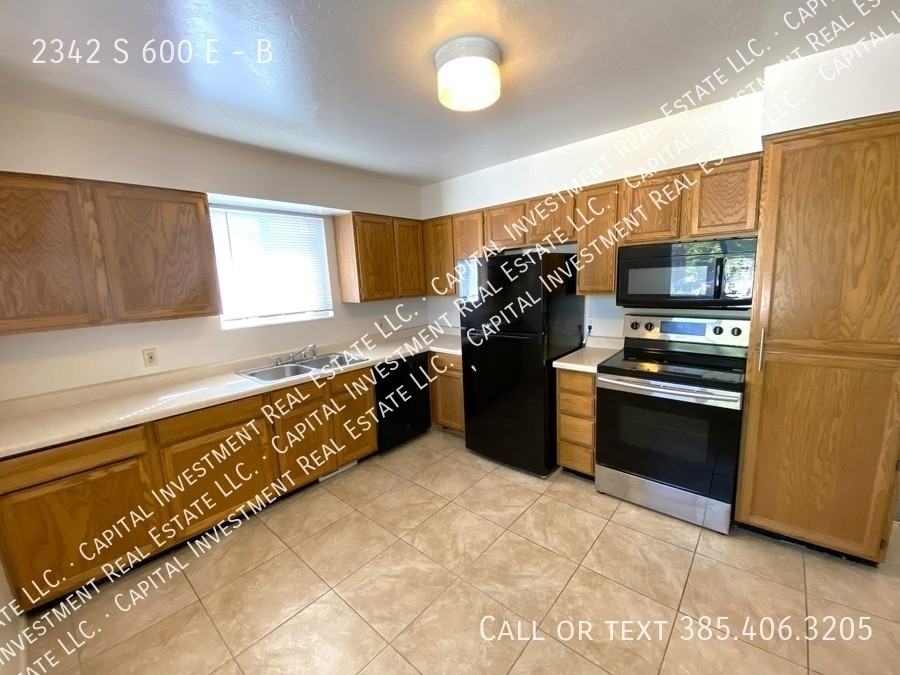2342 S 600 E #B - Photo 3 of 13