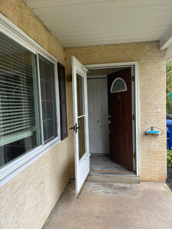 94 Laurel Ct - Photo 2 of 27