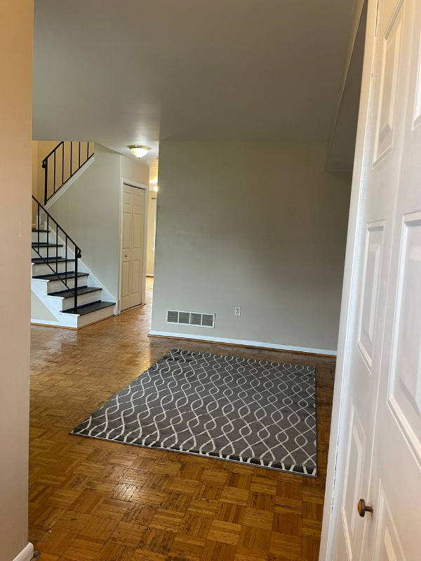 94 Laurel Ct - Photo 3 of 27