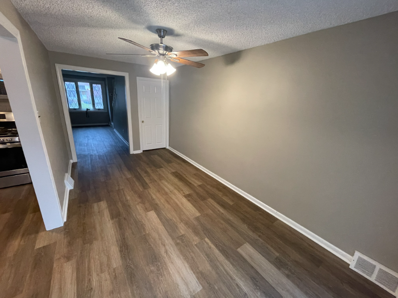 2207 Delmar Dr - Photo 4 of 17